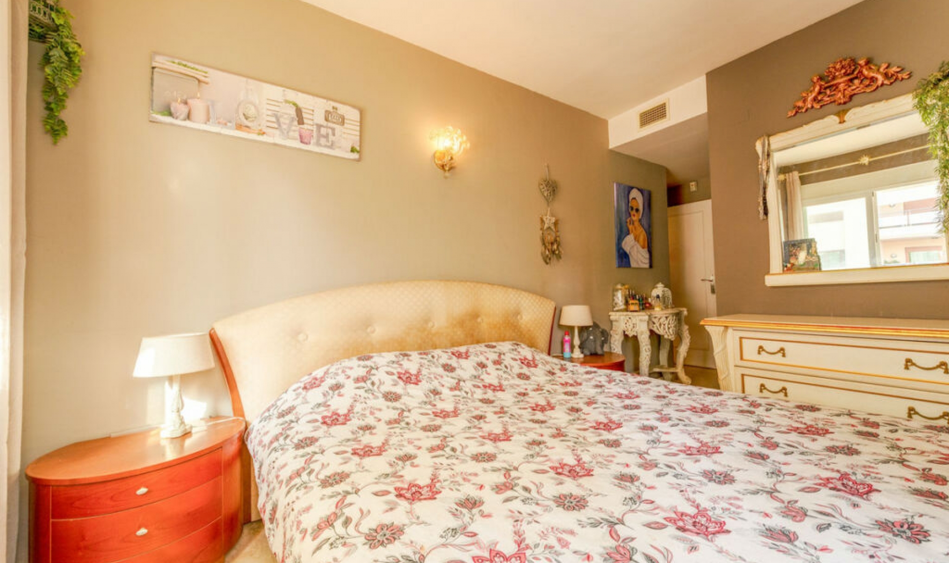 Resale - Apartment -
San Pedro de Alcántara
