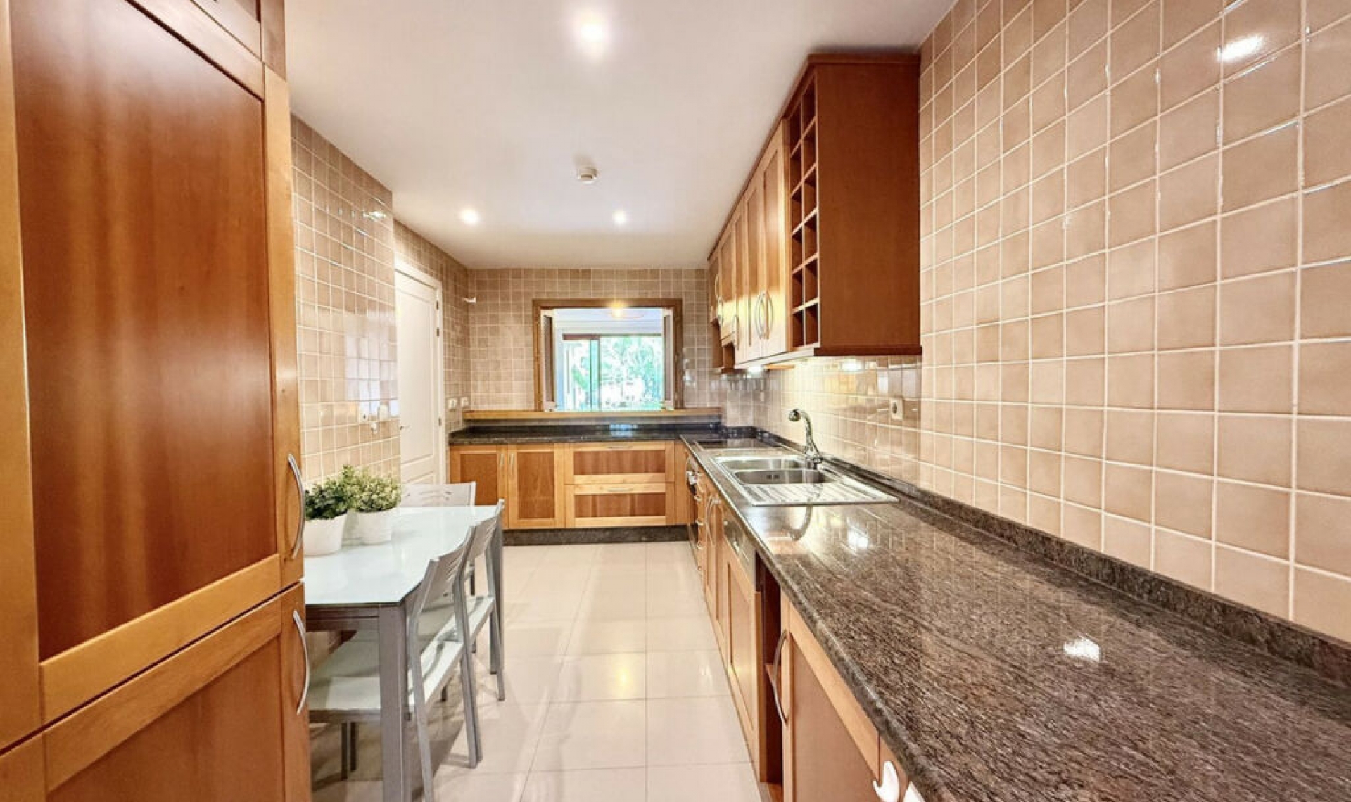 Resale - Apartment -
San Pedro de Alcántara