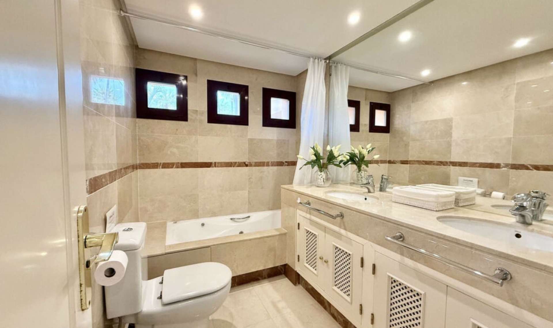 Resale - Apartment -
San Pedro de Alcántara