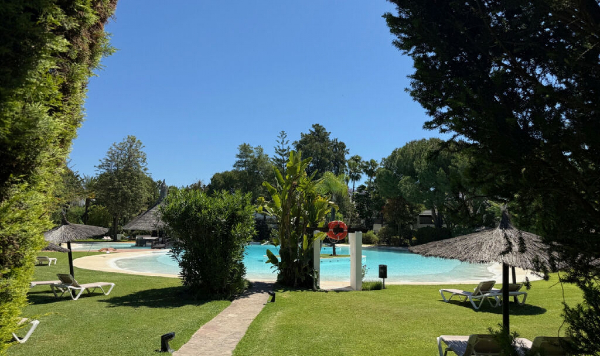 Resale - Apartment -
San Pedro de Alcántara