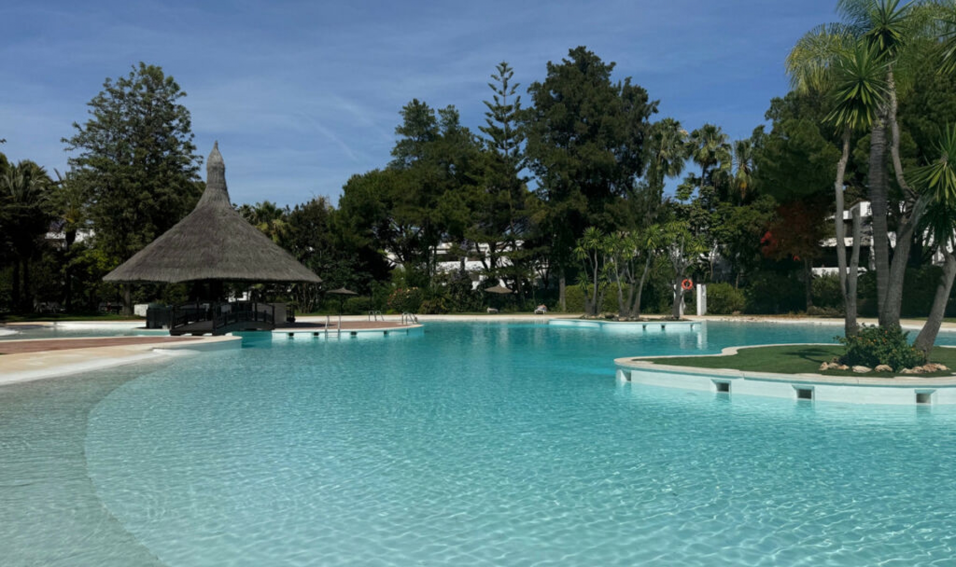 Resale - Apartment -
San Pedro de Alcántara