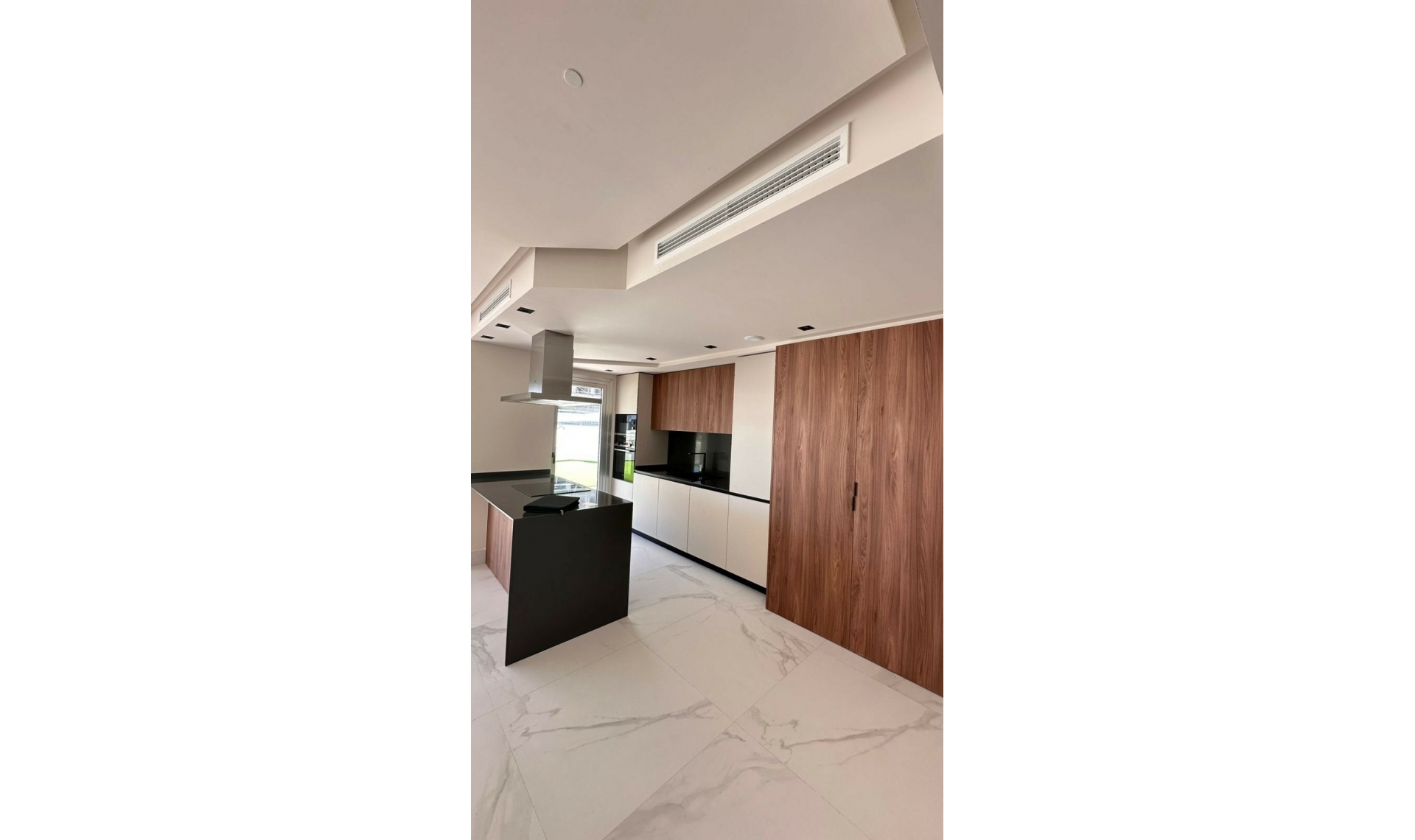 Resale - Apartment -
San Pedro de Alcántara