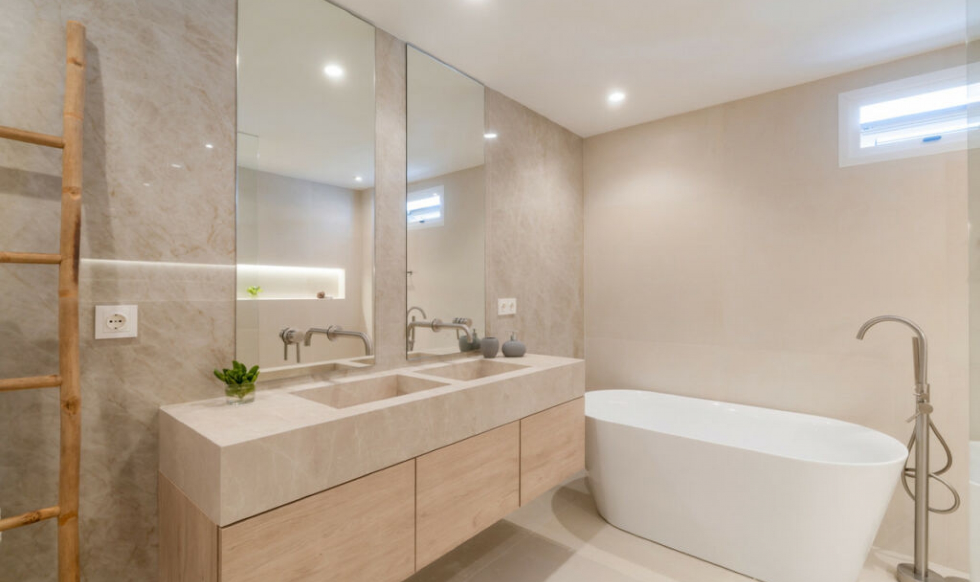 Resale - Apartment -
San Pedro de Alcántara