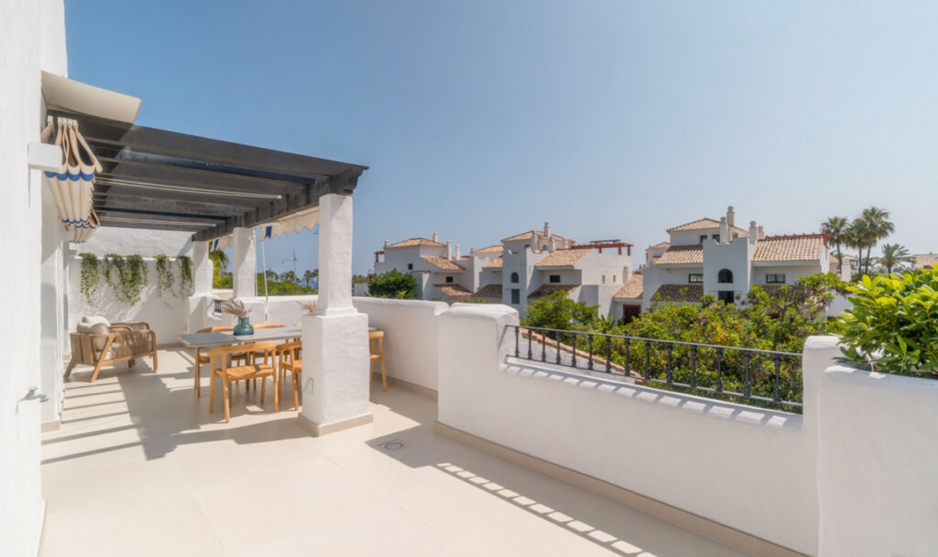Resale - Apartment -
San Pedro de Alcántara