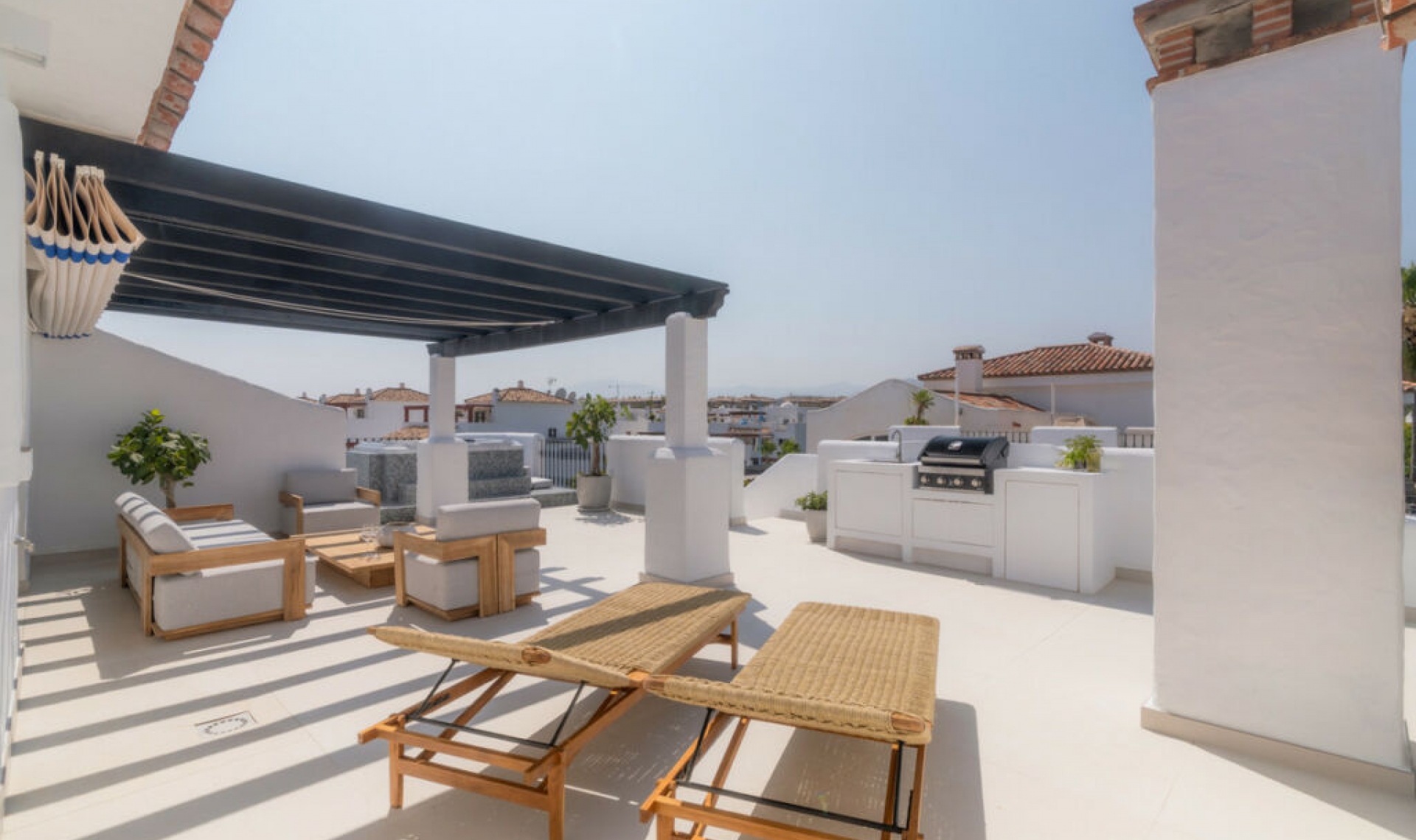 Resale - Apartment -
San Pedro de Alcántara