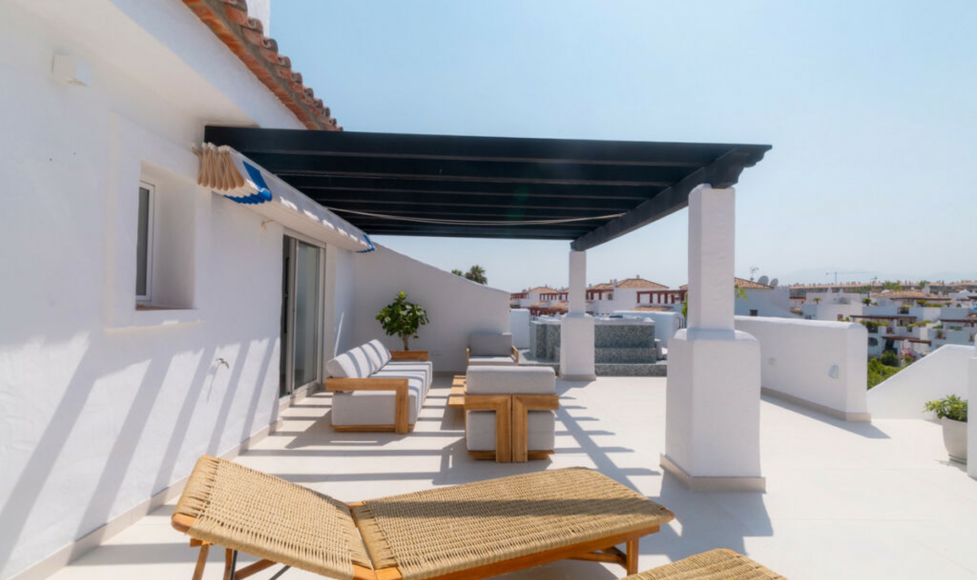 Resale - Apartment -
San Pedro de Alcántara