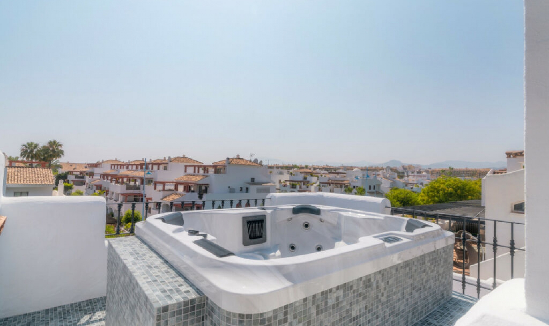 Resale - Apartment -
San Pedro de Alcántara