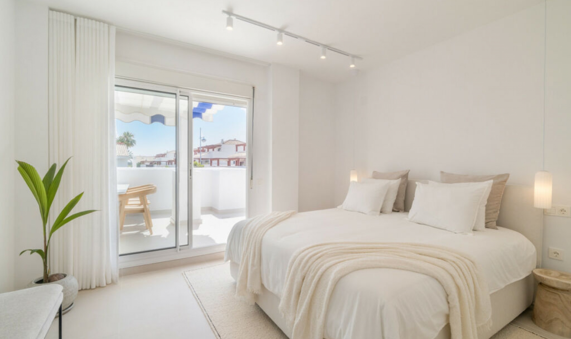 Resale - Apartment -
San Pedro de Alcántara