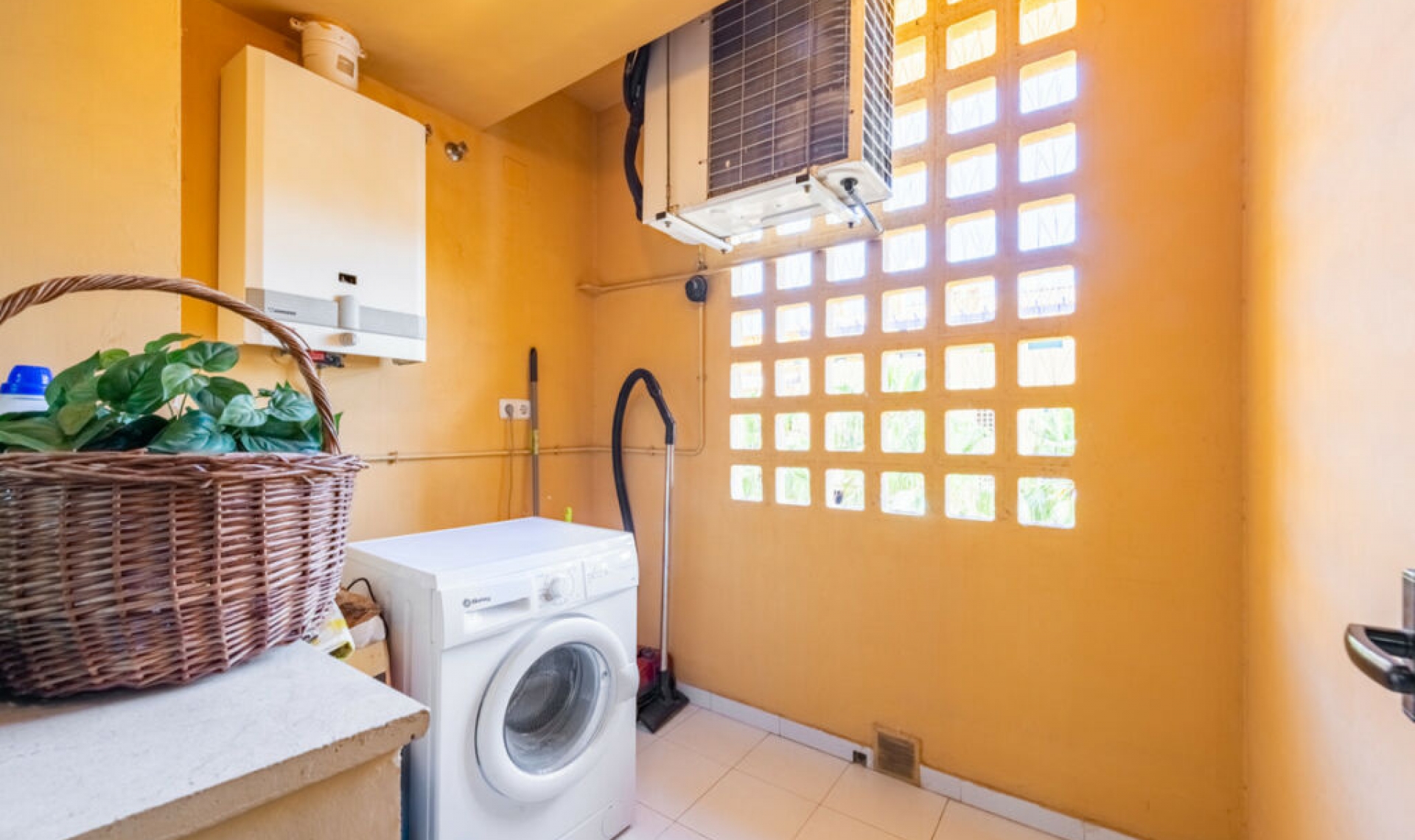 Resale - Apartment -
San Pedro de Alcántara