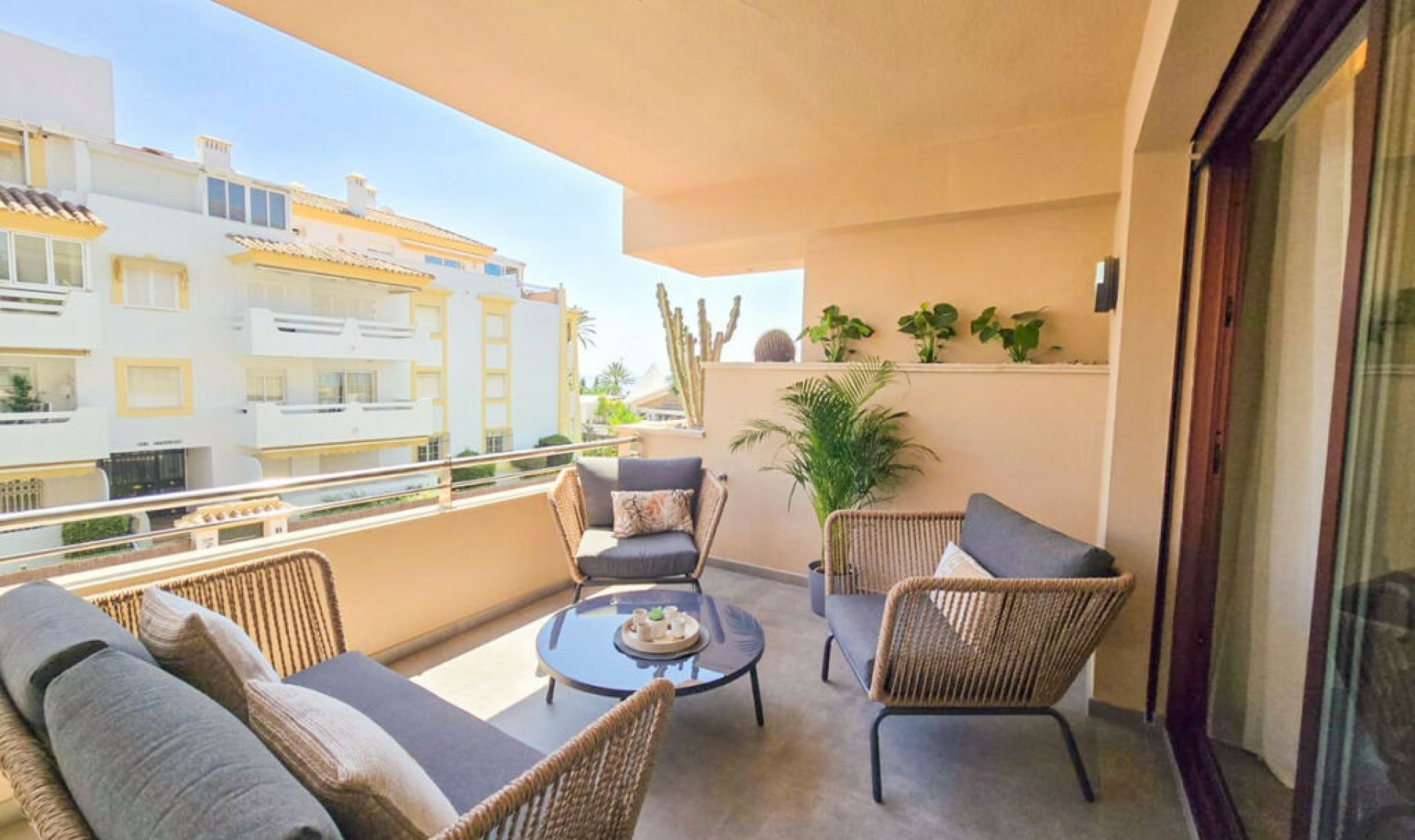 Resale - Apartment -
San Pedro de Alcántara