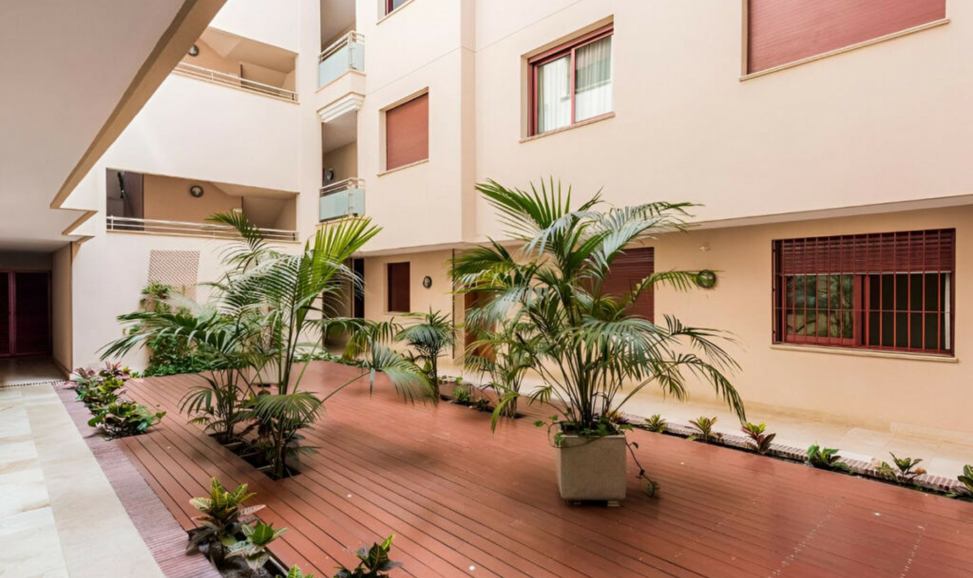 Resale - Apartment -
San Pedro de Alcántara