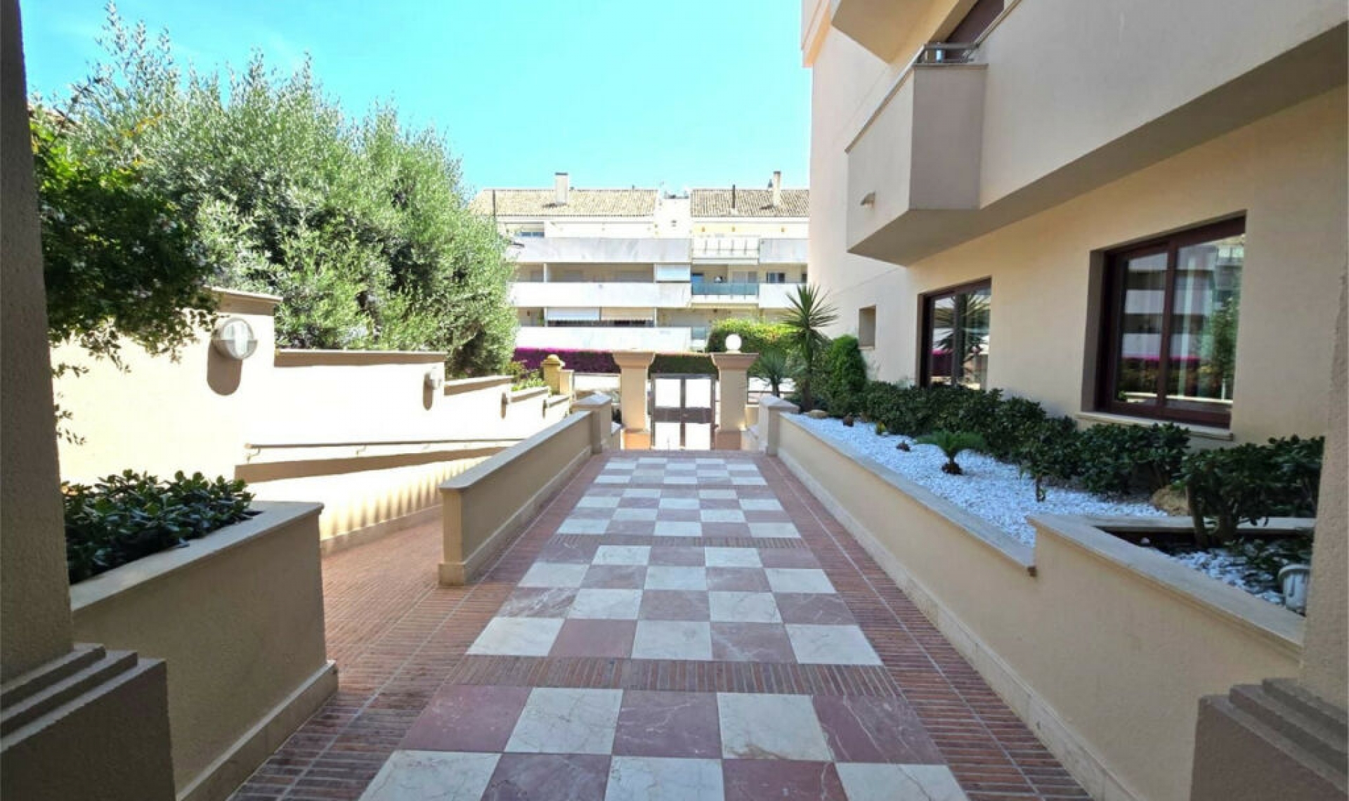 Resale - Apartment -
San Pedro de Alcántara