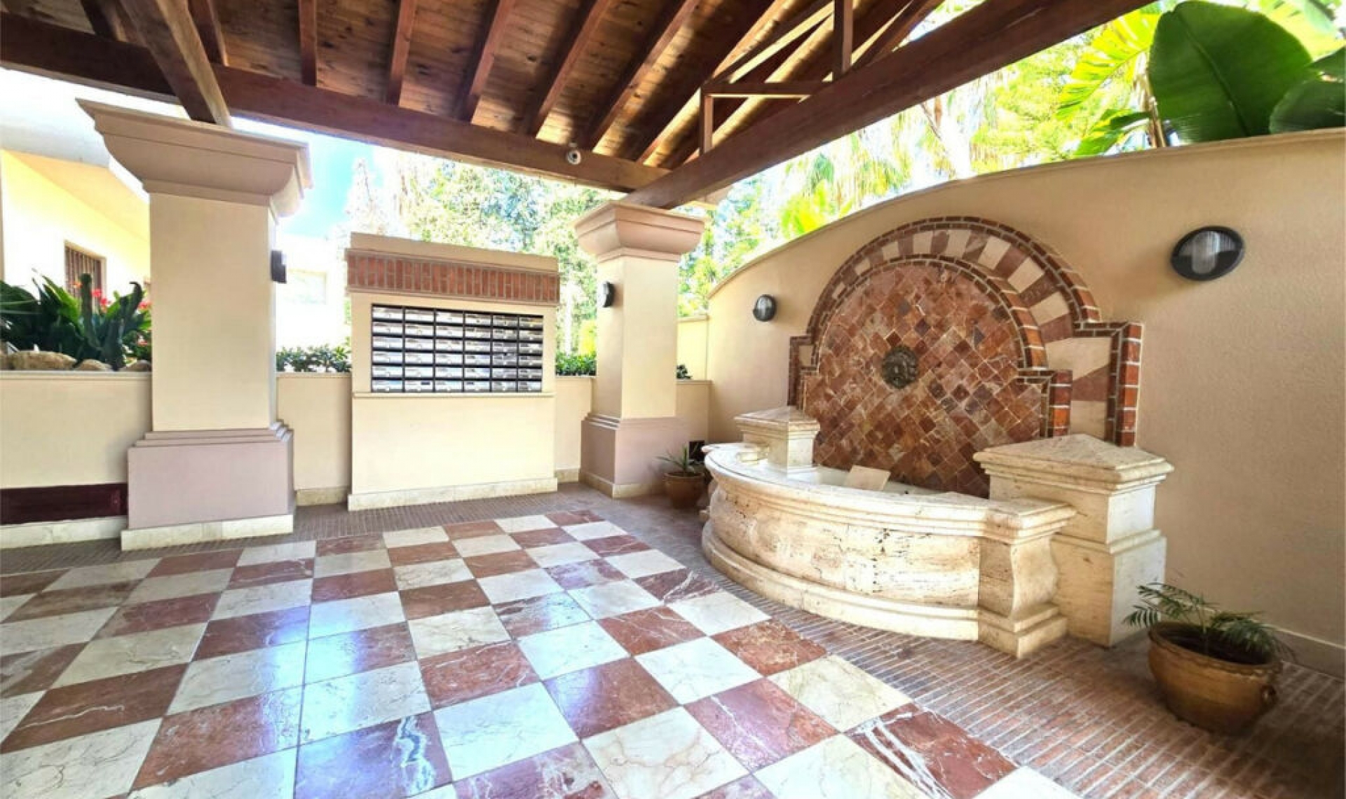 Resale - Apartment -
San Pedro de Alcántara