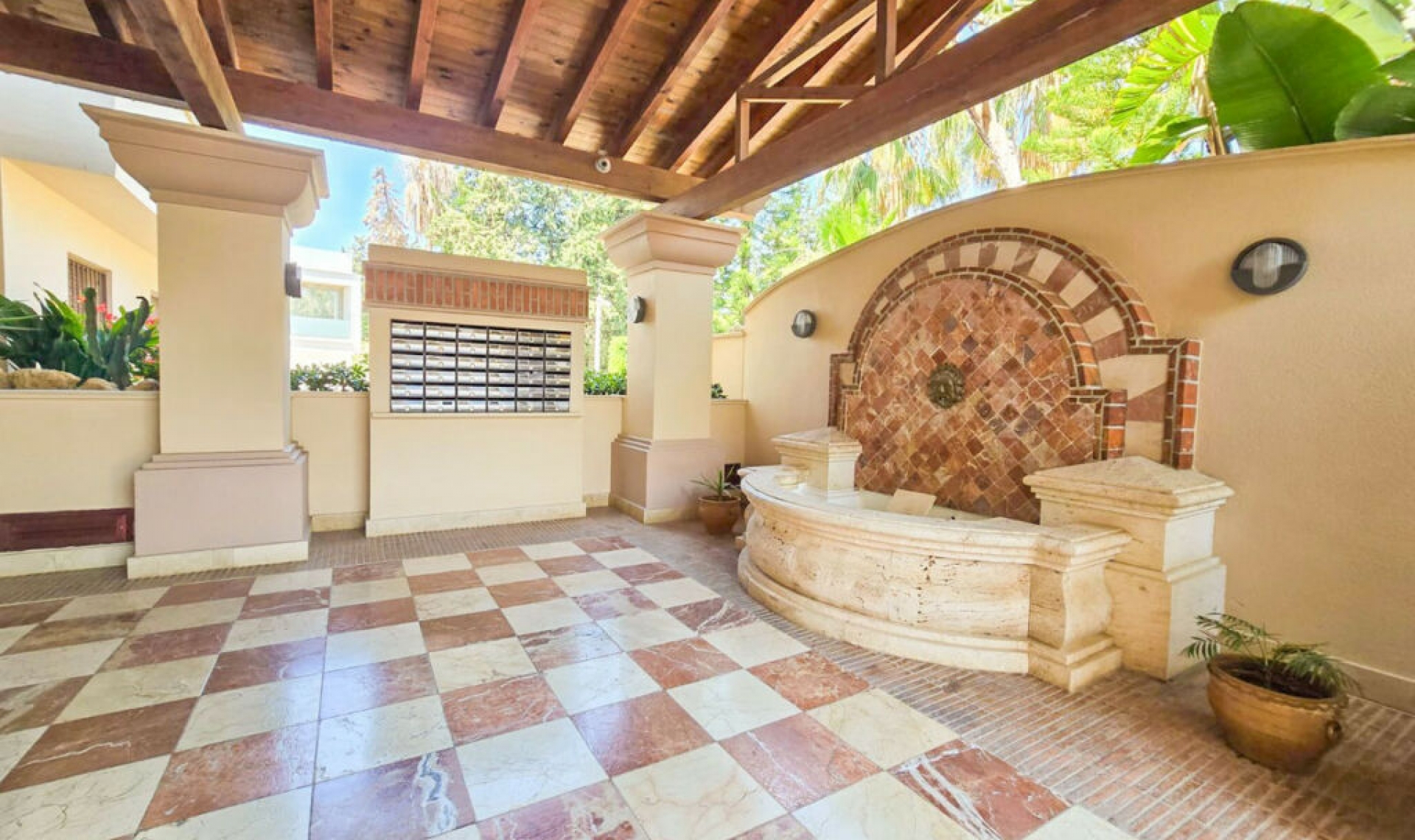 Resale - Apartment -
San Pedro de Alcántara