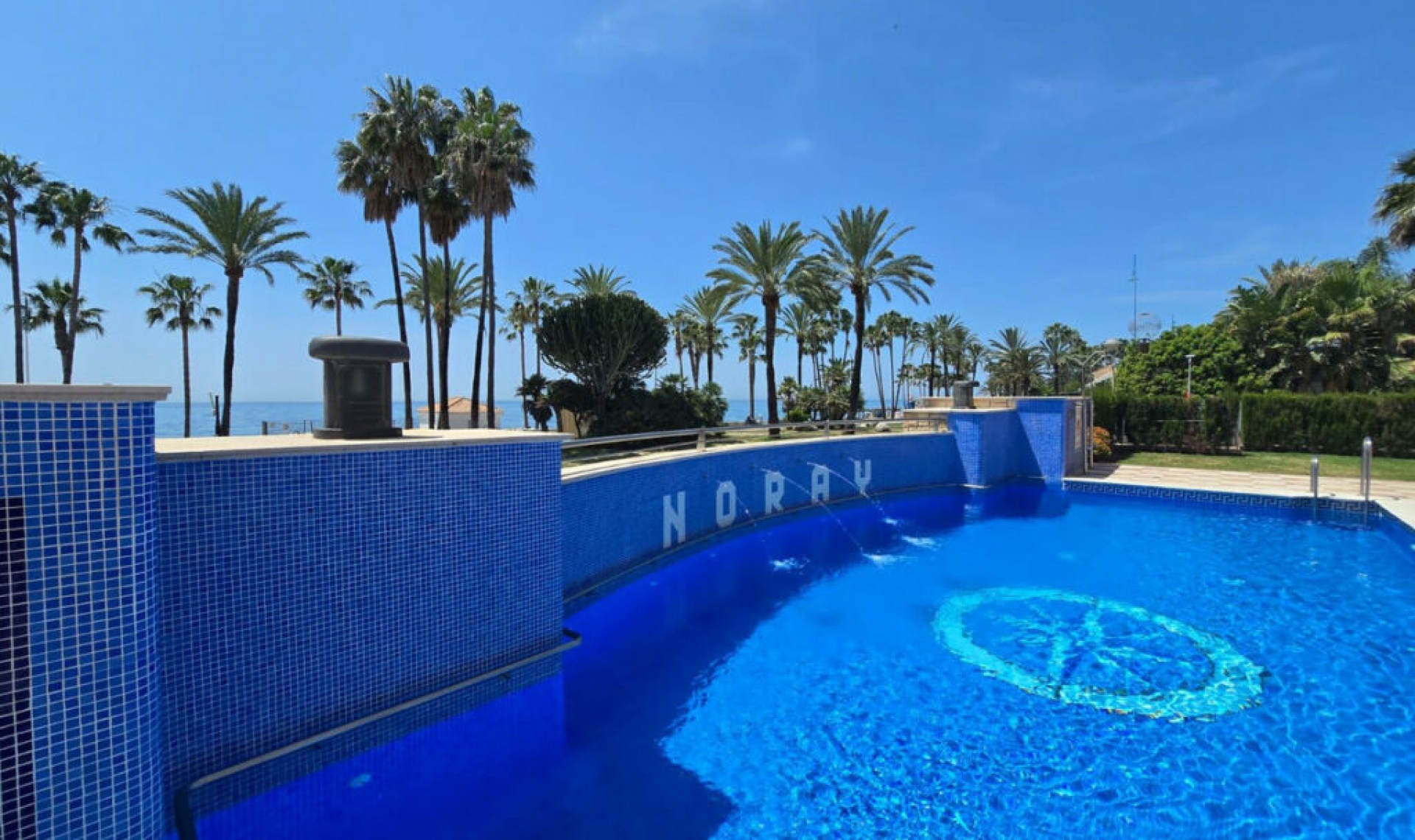 Resale - Apartment -
San Pedro de Alcántara