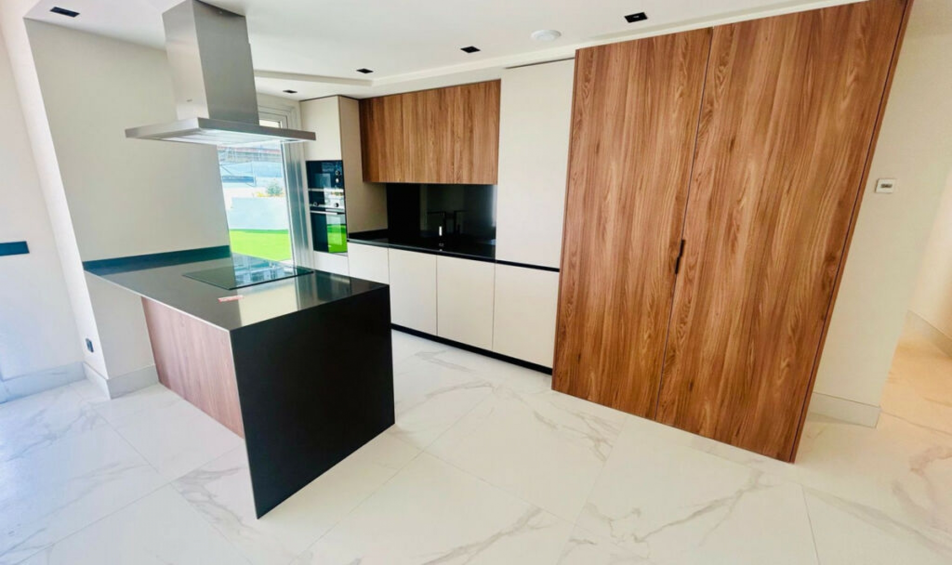 Resale - Apartment -
San Pedro de Alcántara