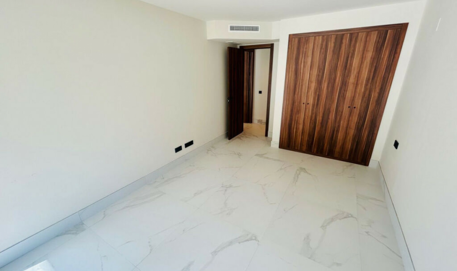 Resale - Apartment -
San Pedro de Alcántara
