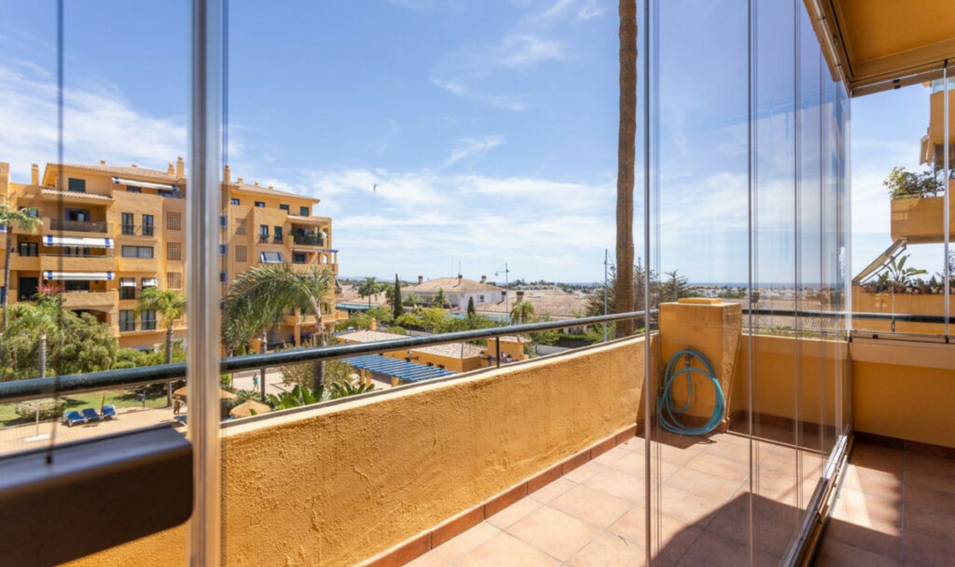 Resale - Apartment -
San Pedro de Alcántara