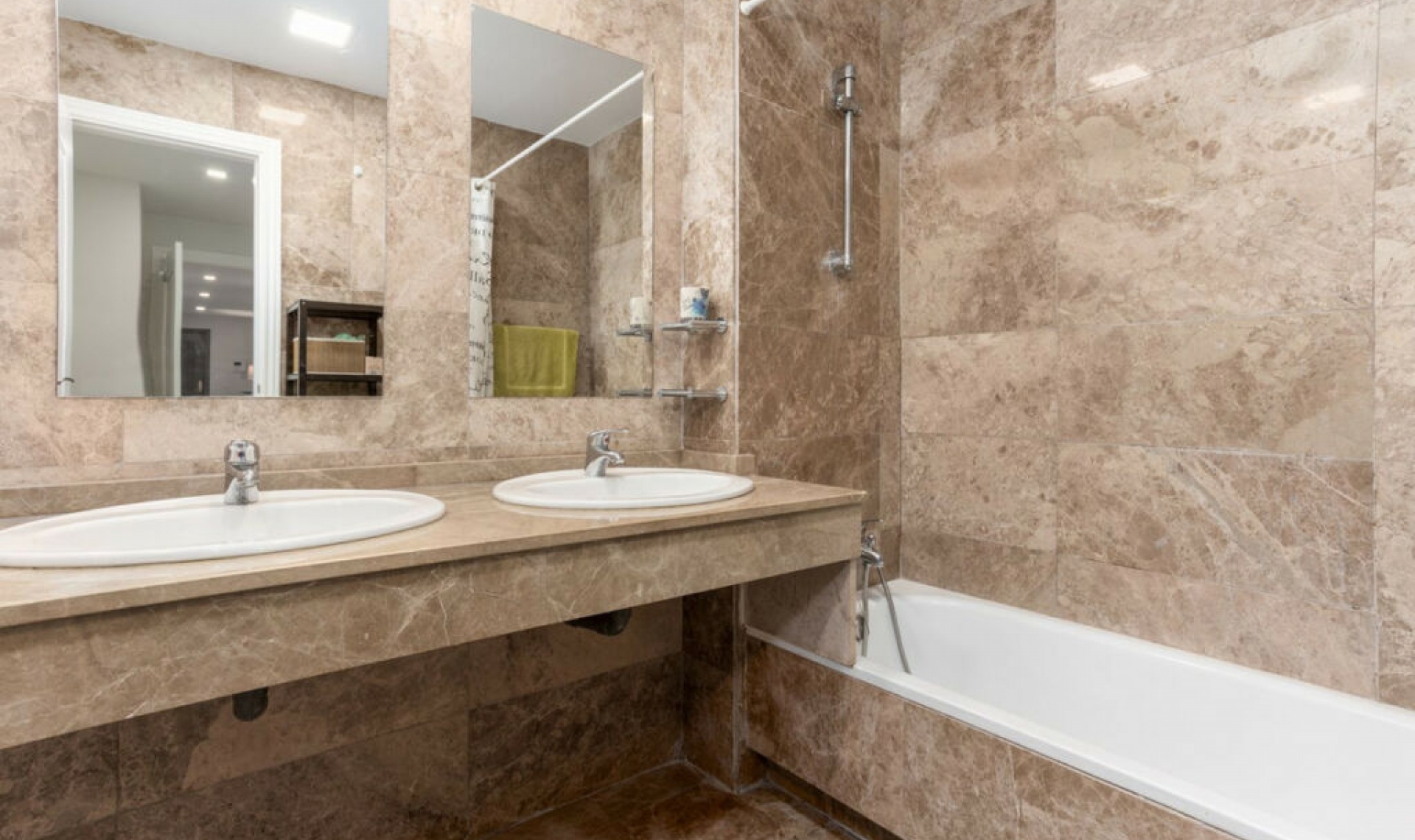 Resale - Apartment -
San Pedro de Alcántara