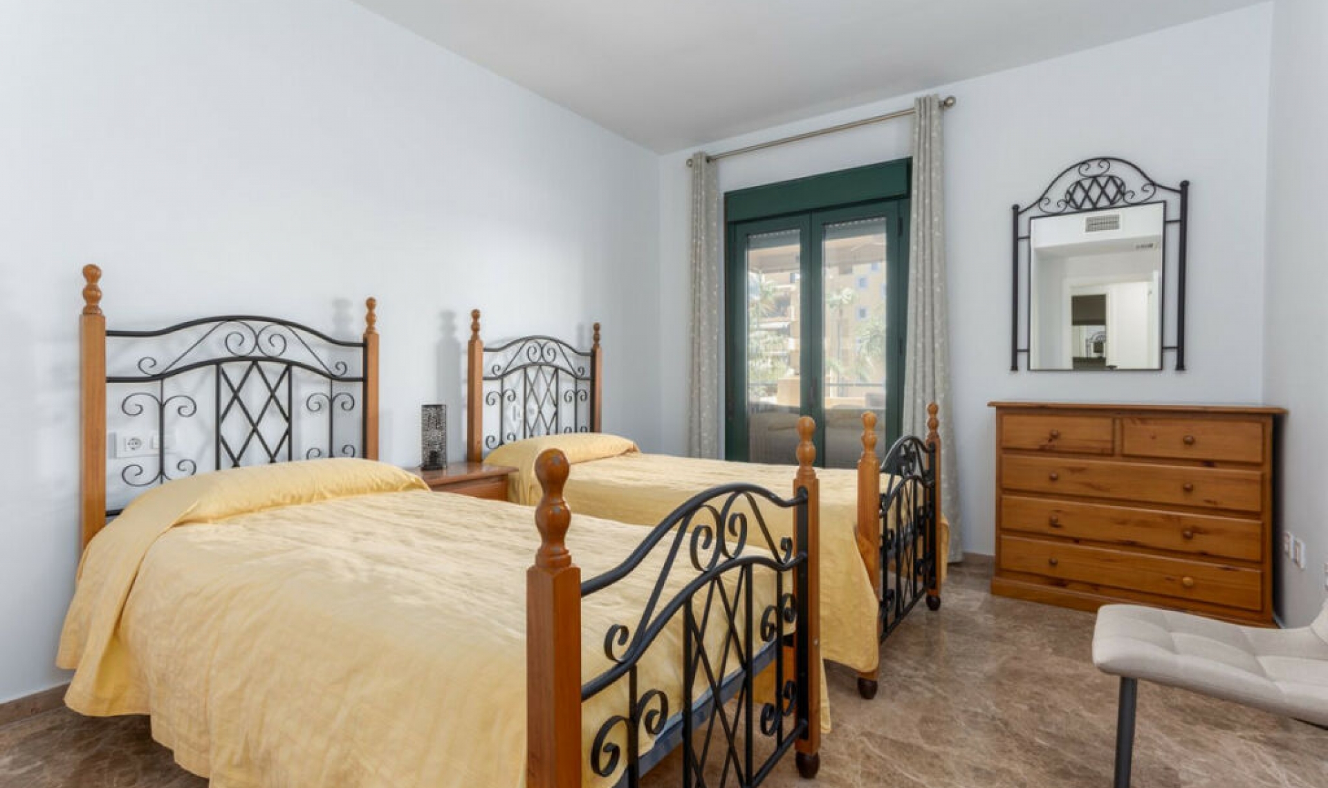 Resale - Apartment -
San Pedro de Alcántara