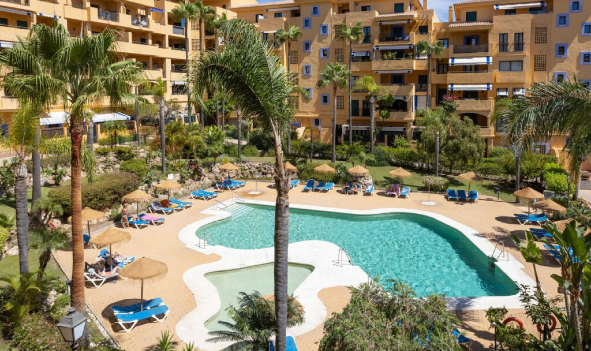 Resale - Apartment -
San Pedro de Alcántara