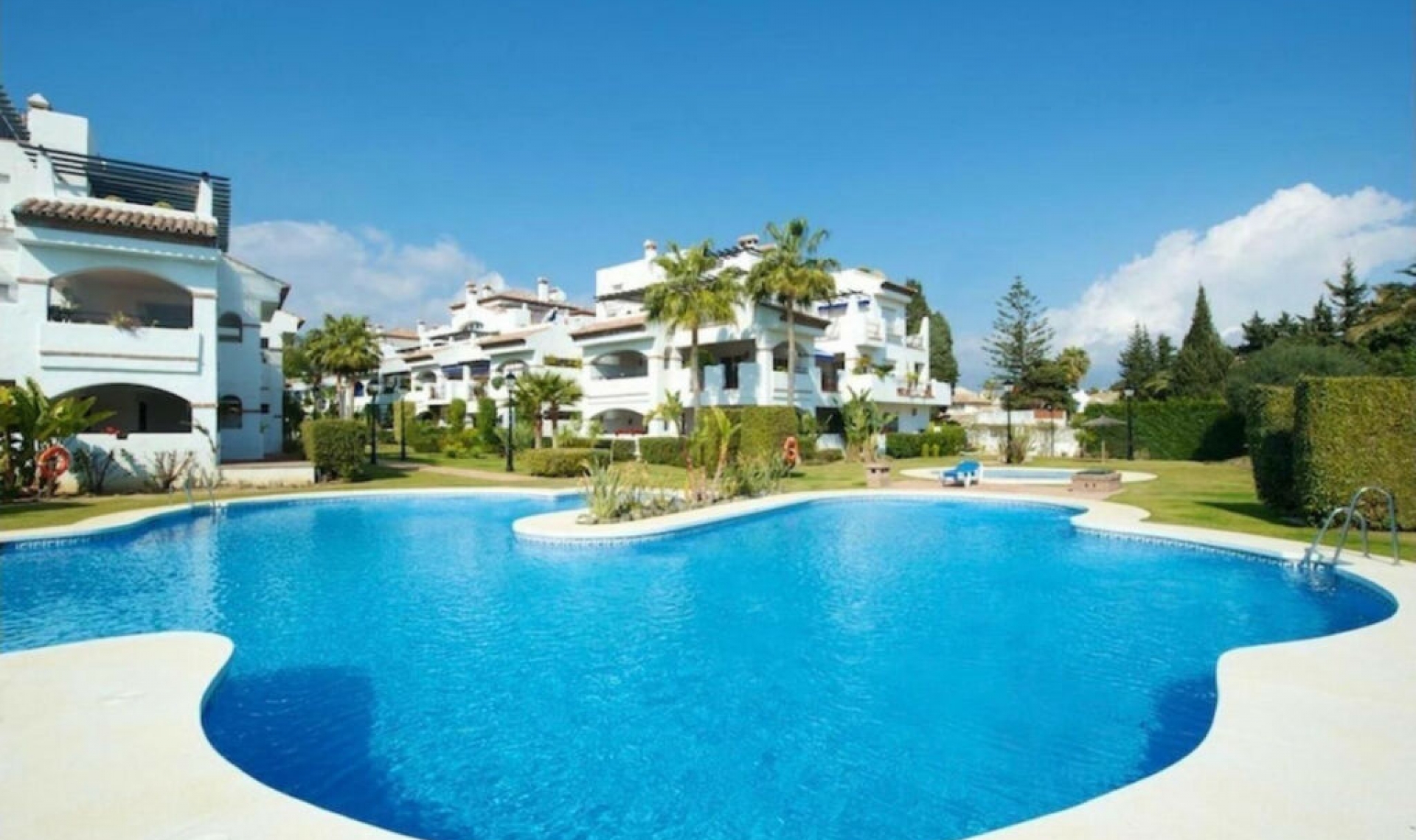 Resale - Apartment -
San Pedro de Alcántara