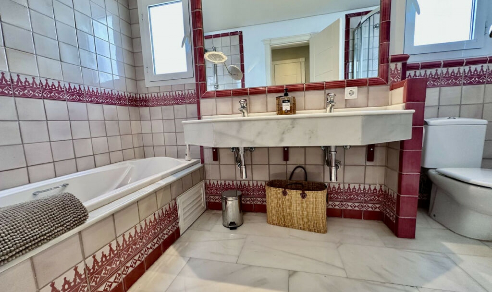 Resale - Apartment -
San Pedro de Alcántara