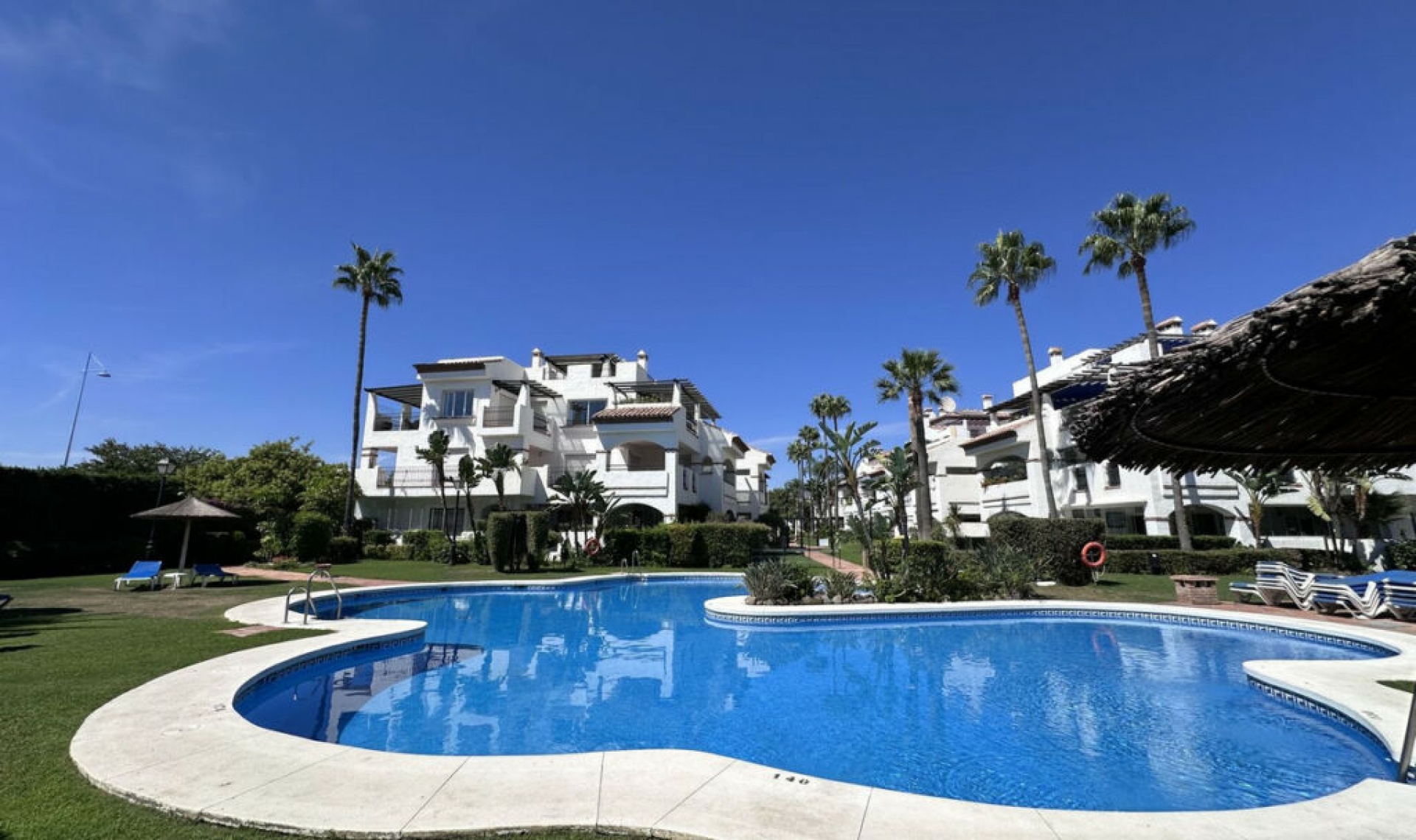 Resale - Apartment -
San Pedro de Alcántara