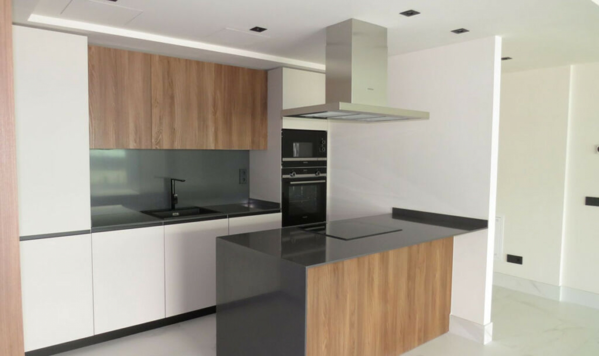 Resale - Apartment -
San Pedro de Alcántara