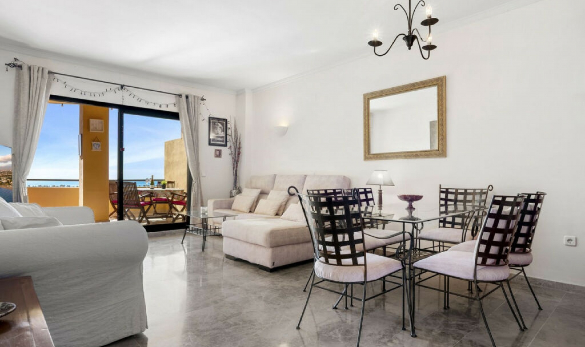 Resale - Apartment -
San Pedro de Alcántara