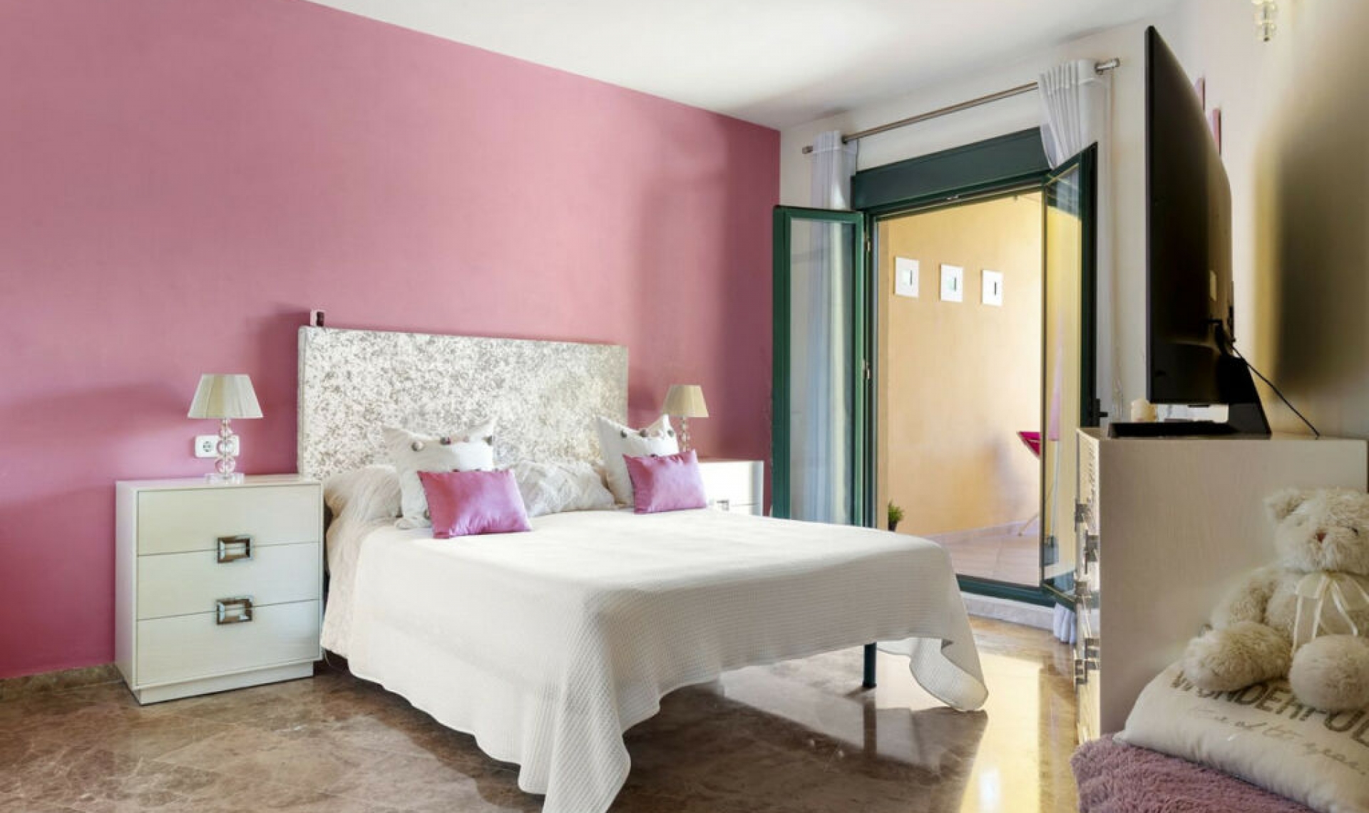 Resale - Apartment -
San Pedro de Alcántara