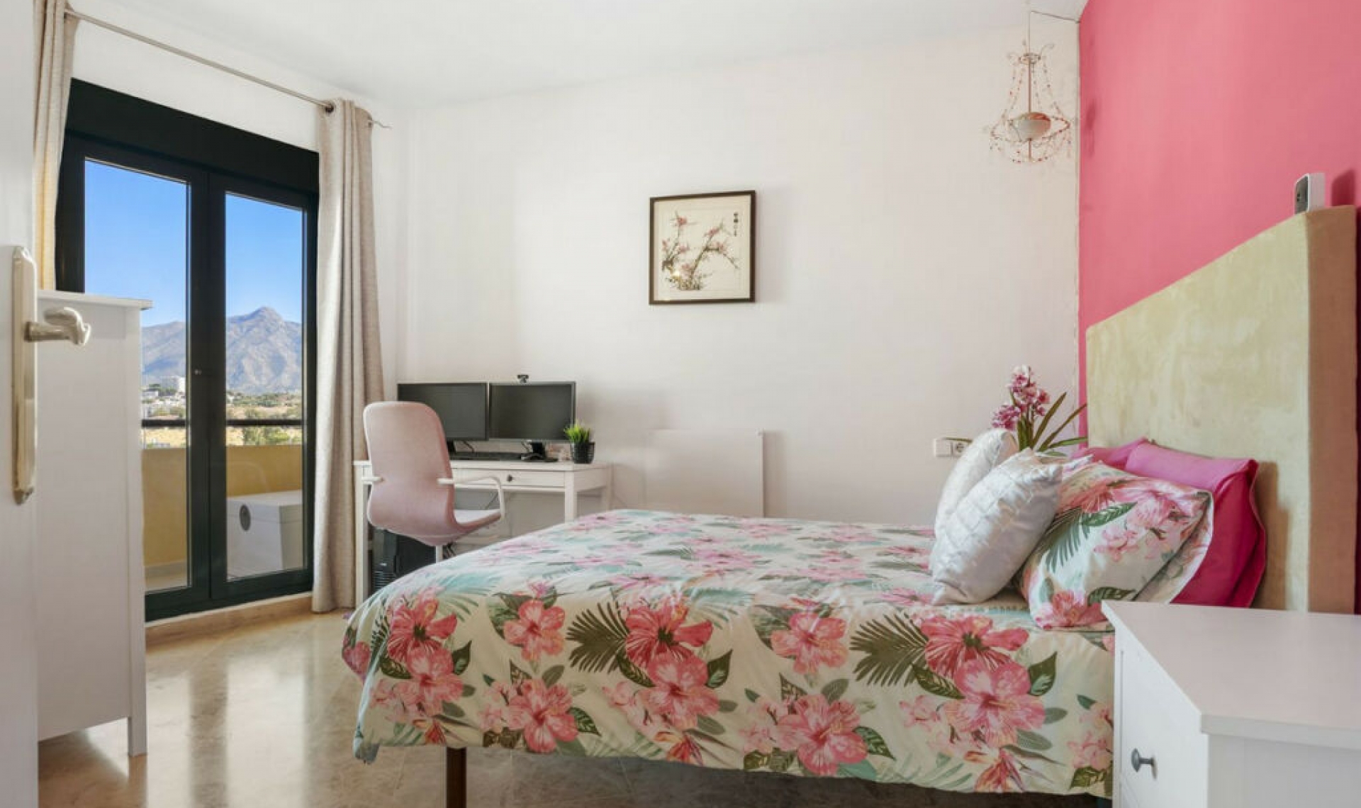 Resale - Apartment -
San Pedro de Alcántara
