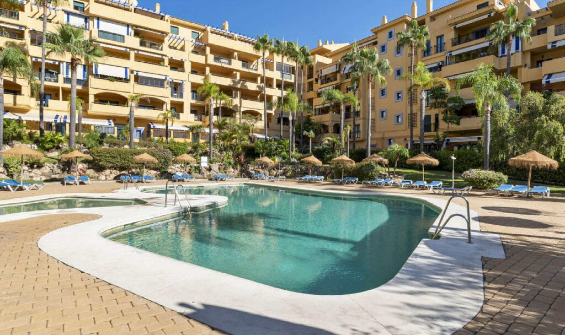 Resale - Apartment -
San Pedro de Alcántara