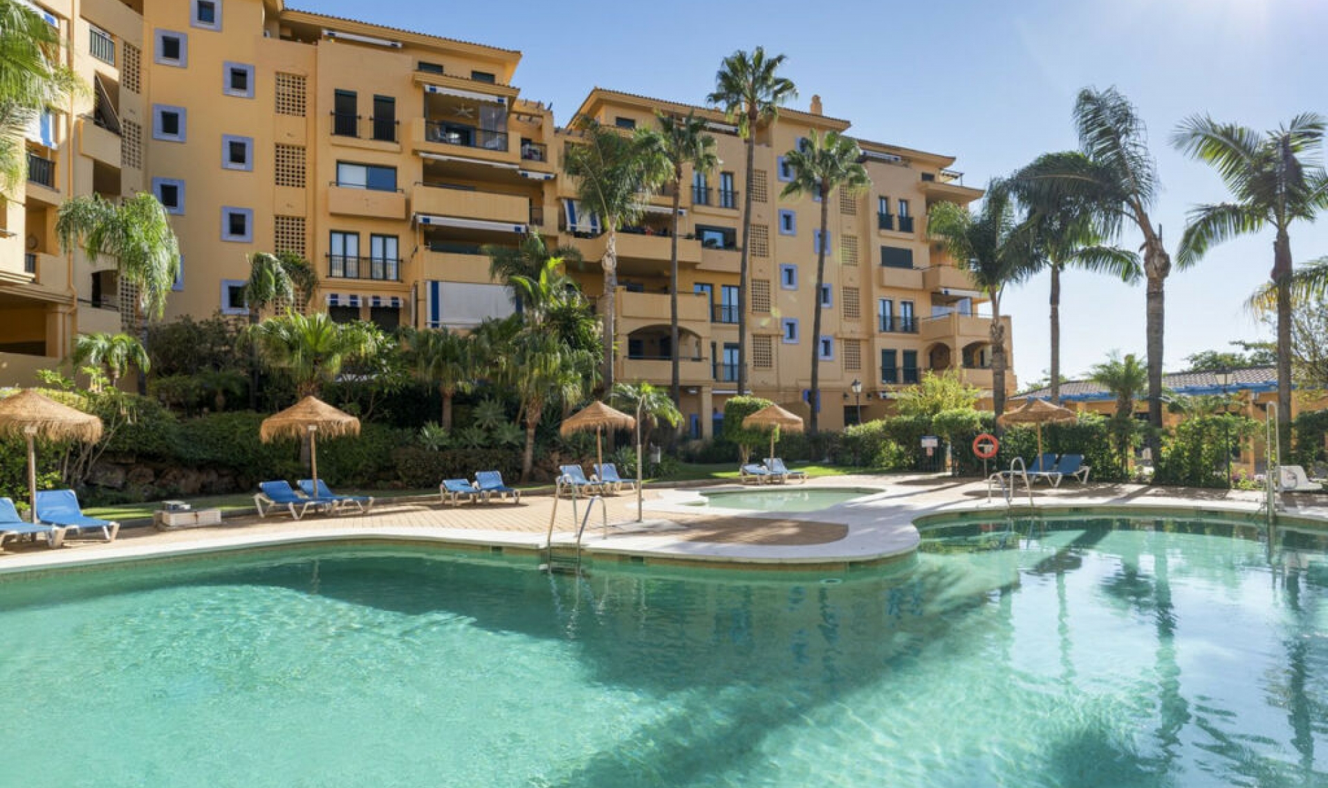 Resale - Apartment -
San Pedro de Alcántara