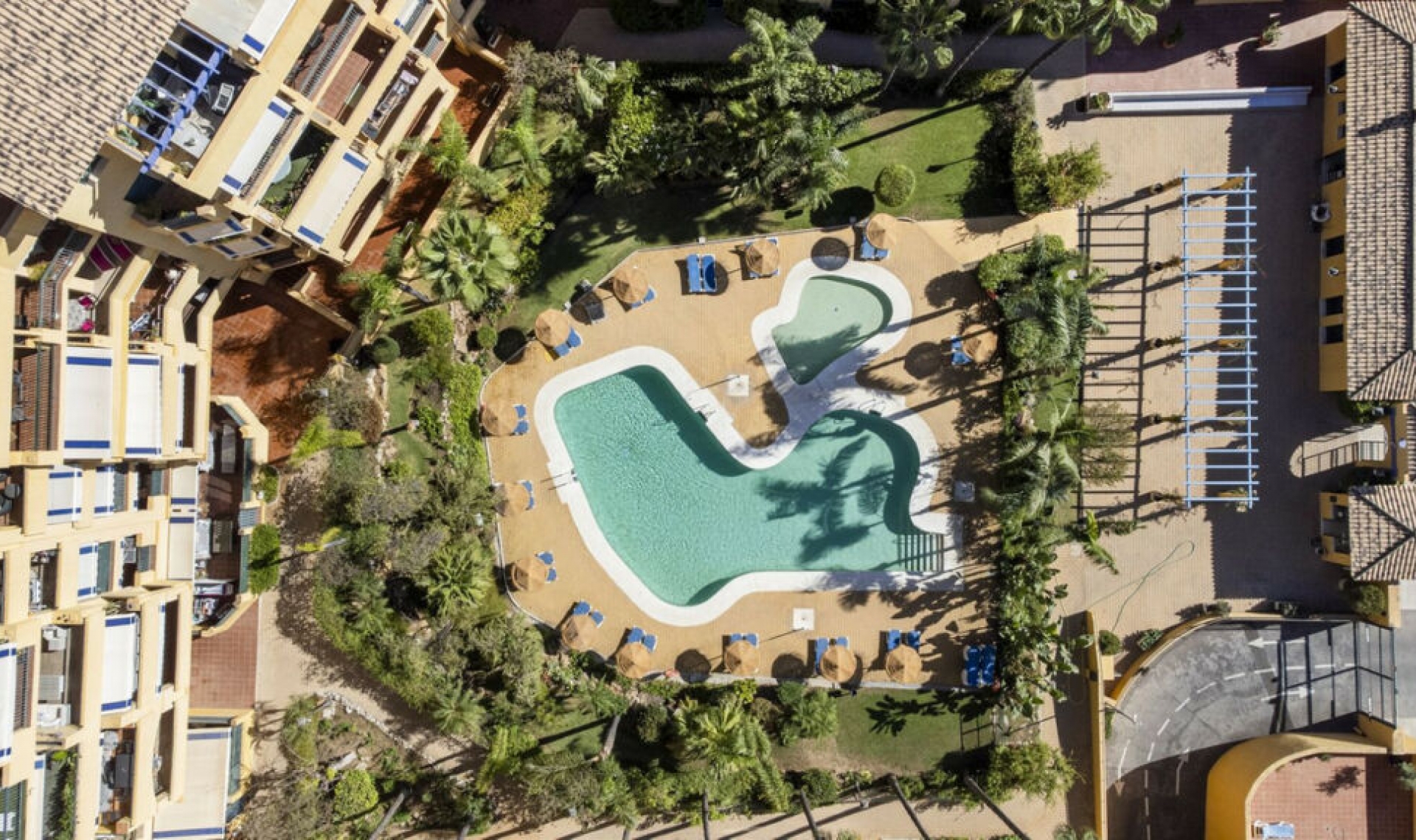 Resale - Apartment -
San Pedro de Alcántara