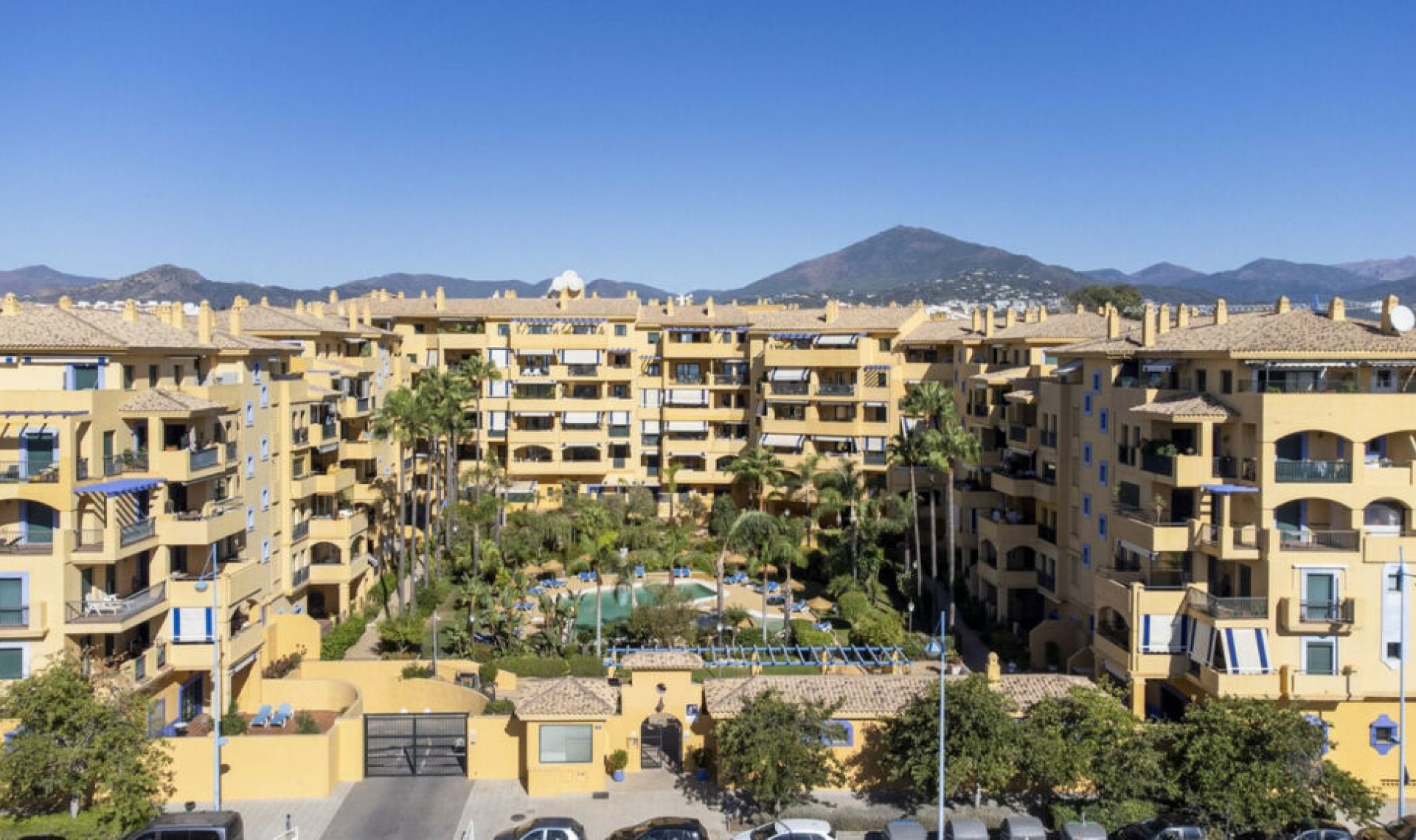 Resale - Apartment -
San Pedro de Alcántara