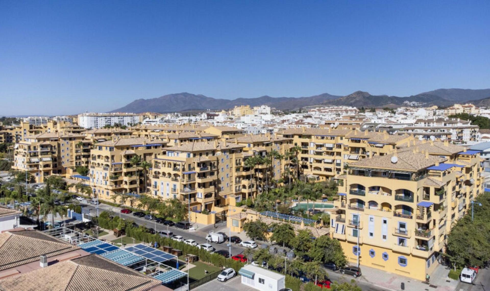 Resale - Apartment -
San Pedro de Alcántara