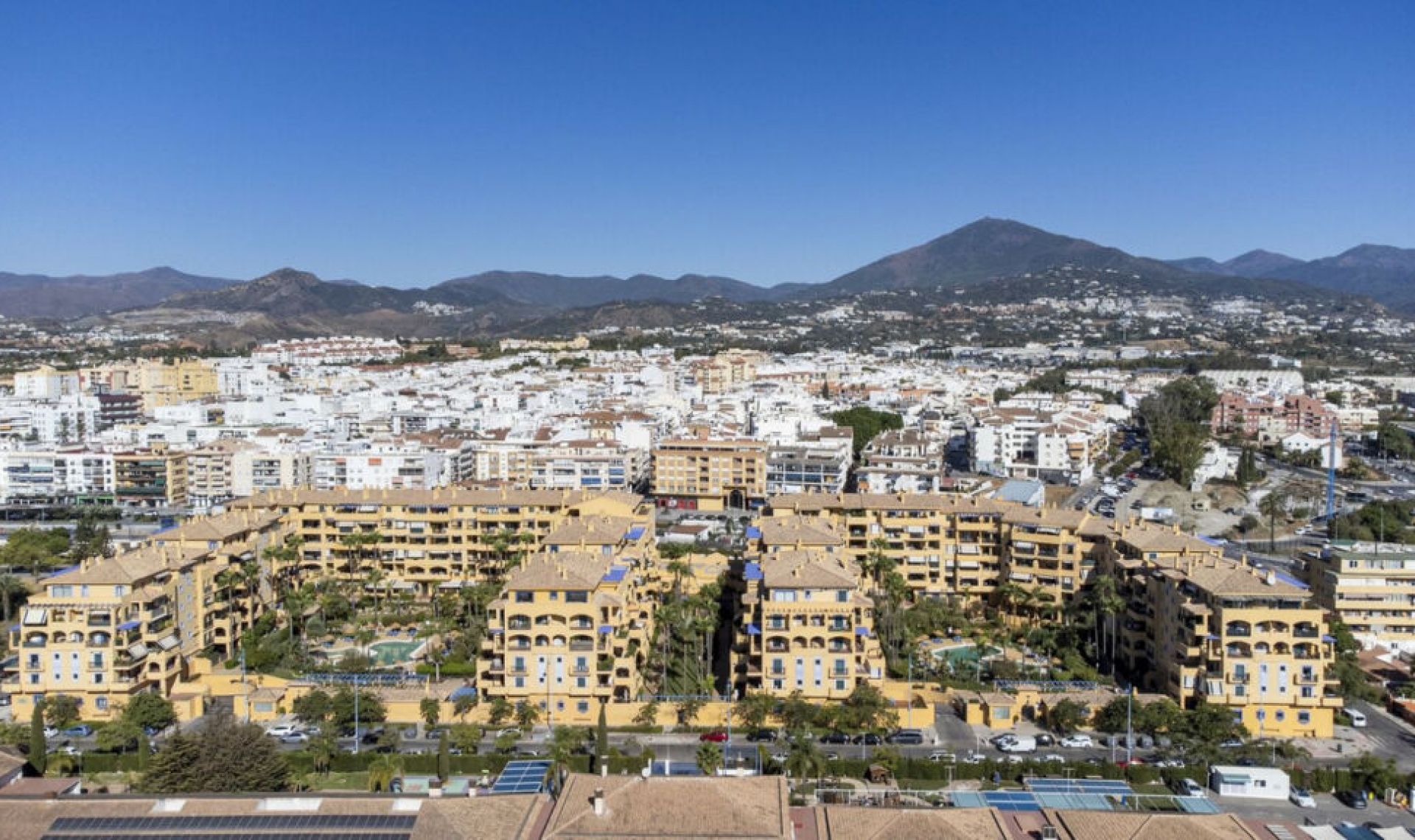 Resale - Apartment -
San Pedro de Alcántara