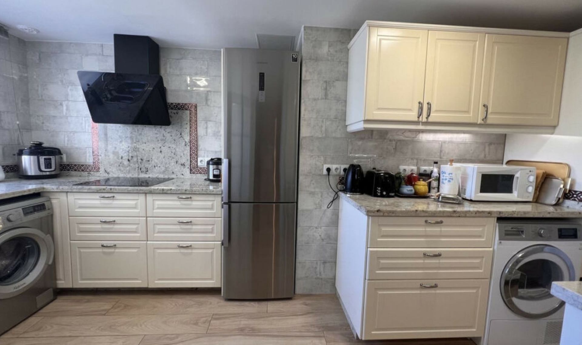 Resale - Apartment -
San Pedro de Alcántara