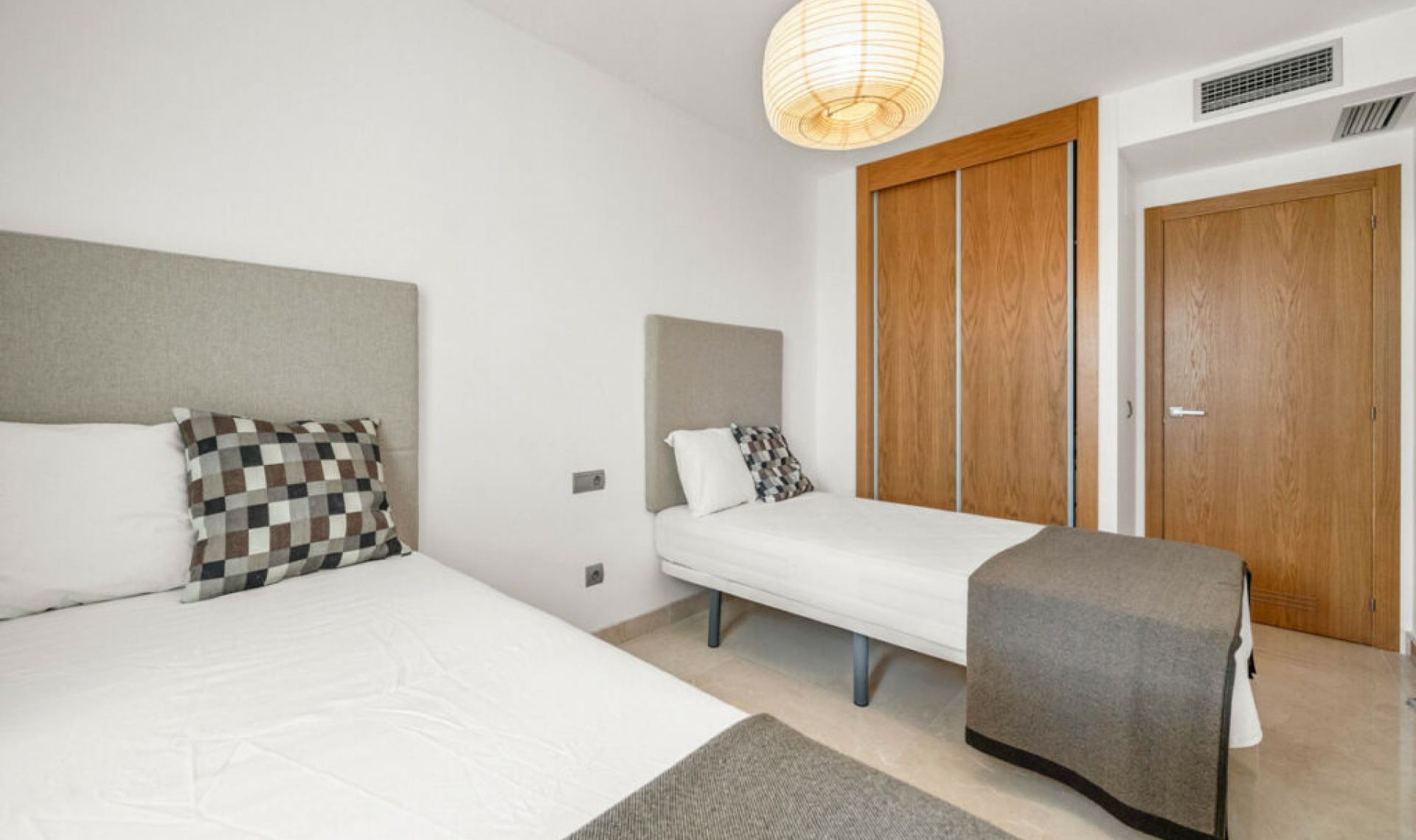 Resale - Apartment -
San Pedro de Alcántara