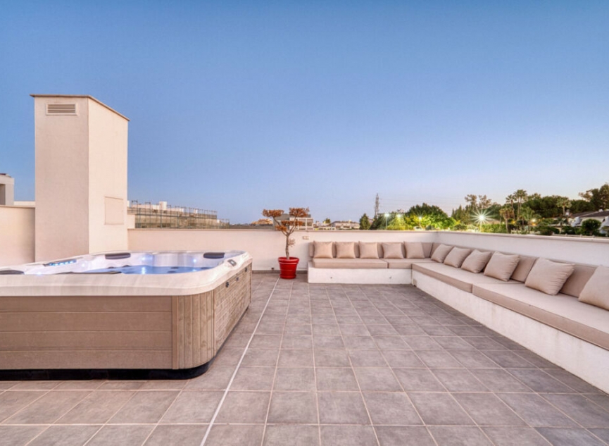 Resale - Apartment -
San Pedro de Alcántara