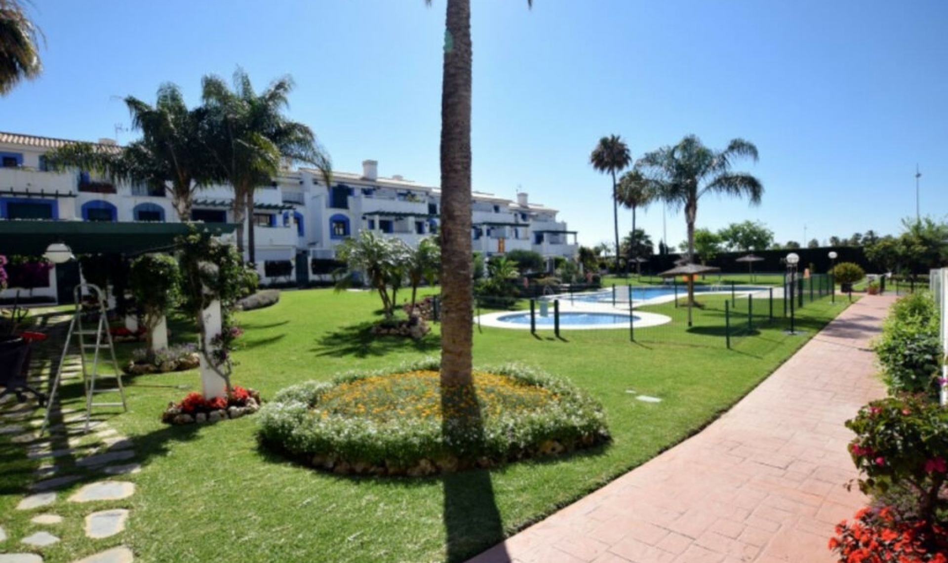 Resale - Apartment -
San Pedro de Alcántara