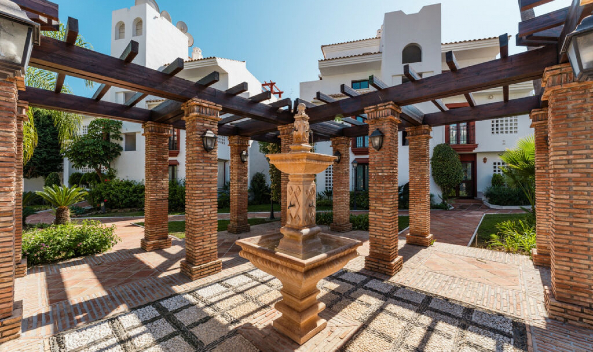 Resale - Apartment -
San Pedro de Alcántara