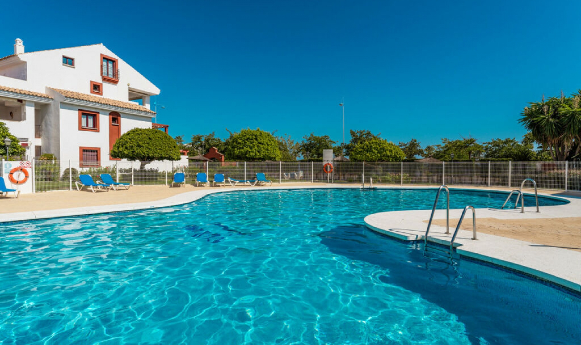 Resale - Apartment -
San Pedro de Alcántara