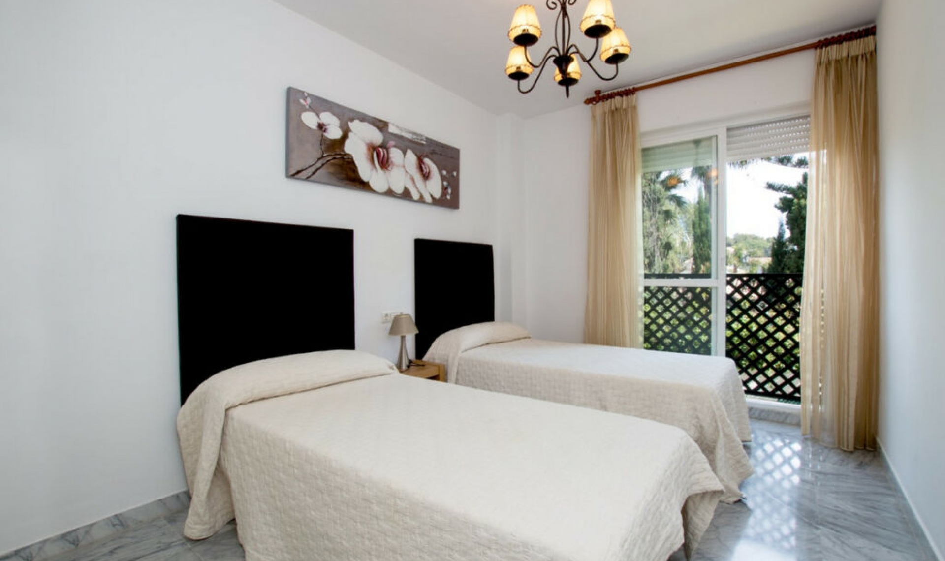 Resale - Apartment -
San Pedro de Alcántara