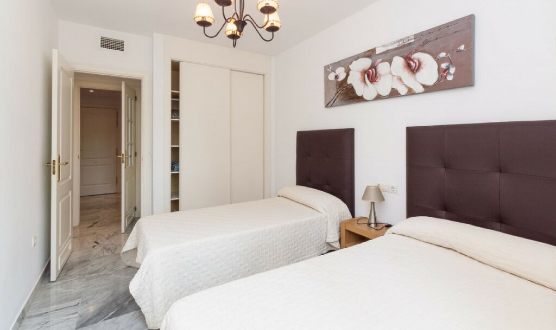 Resale - Apartment -
San Pedro de Alcántara