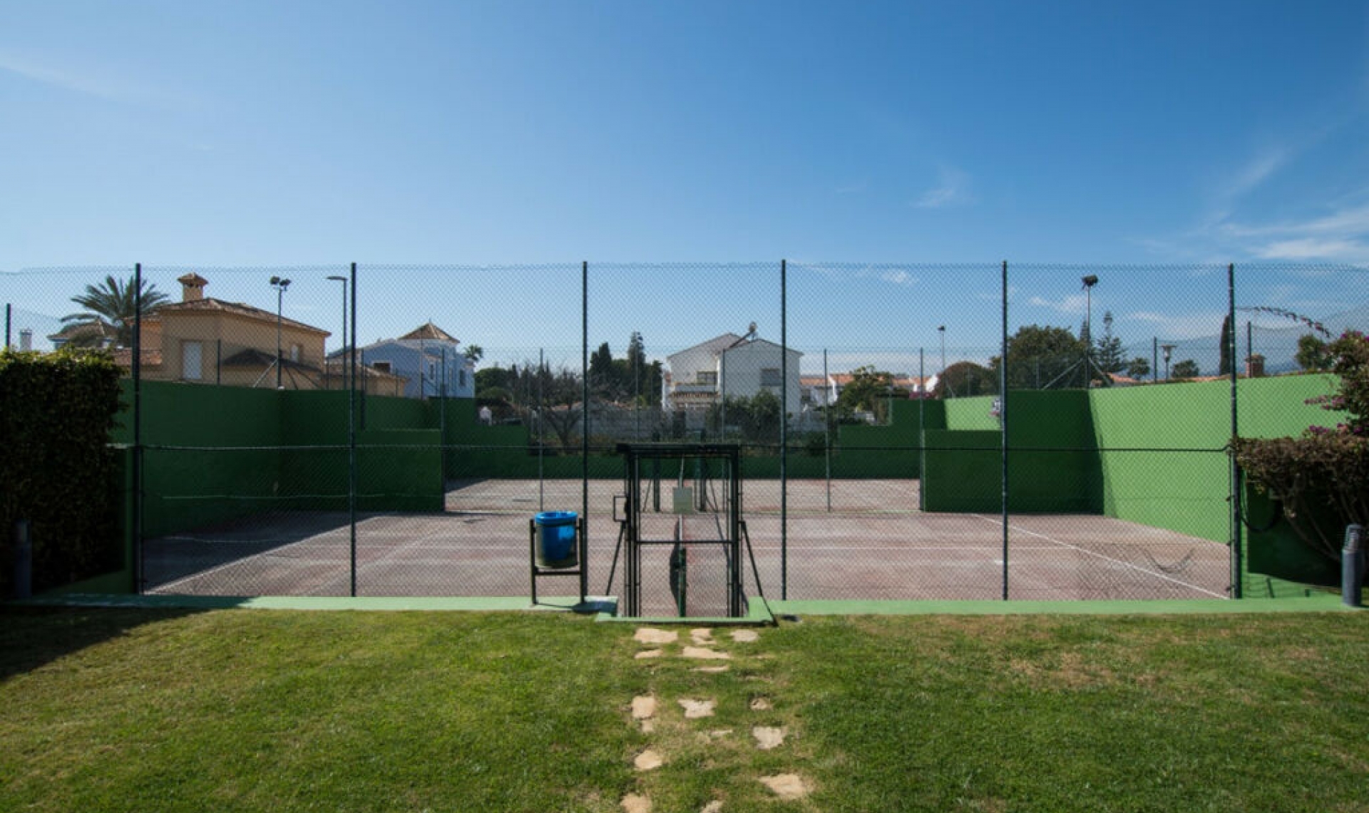 Resale - Apartment -
San Pedro de Alcántara