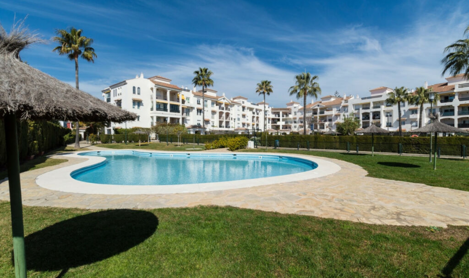 Resale - Apartment -
San Pedro de Alcántara