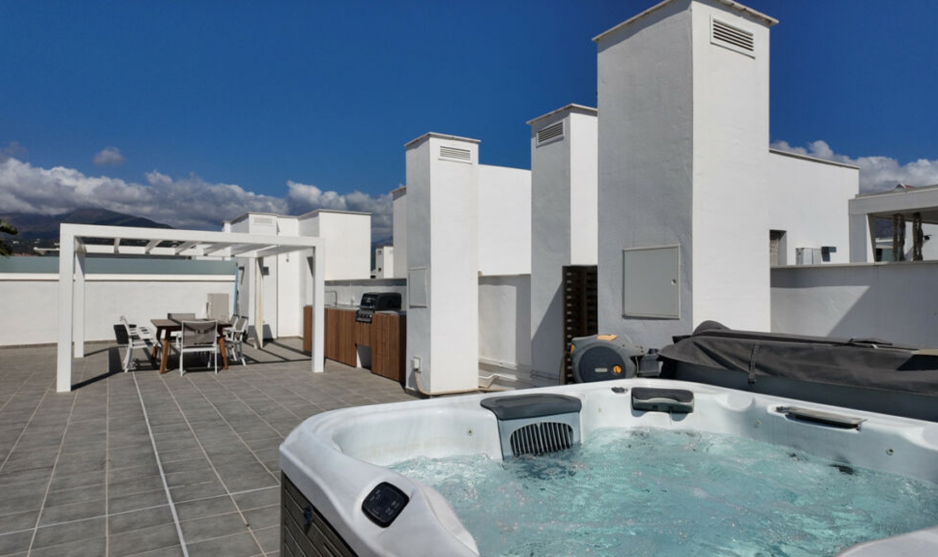 Resale - Apartment -
San Pedro de Alcántara