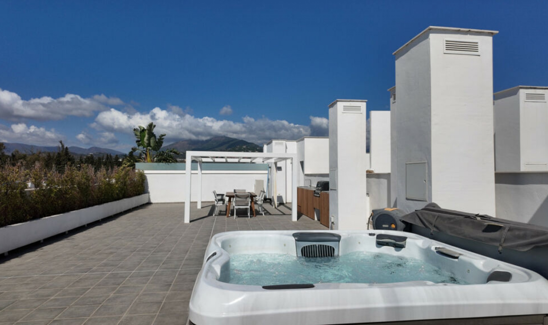 Resale - Apartment -
San Pedro de Alcántara